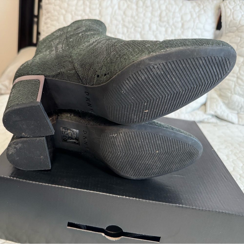 Dkny Crosbi-Ankle Boot Two Tone Python - image 7